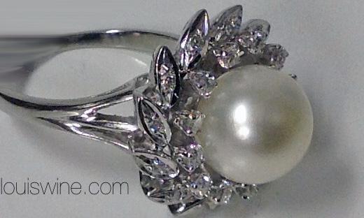 18K Pearl and Diamond cluster Ring.