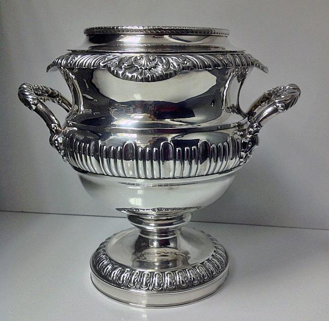 Fine Pair of Antique Georgian Old Sheffield Plate Wine Coolers, English, C.1815.