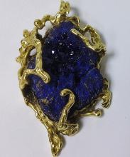 18K yellow gold and Azurite Pendant, London 1975, GL.