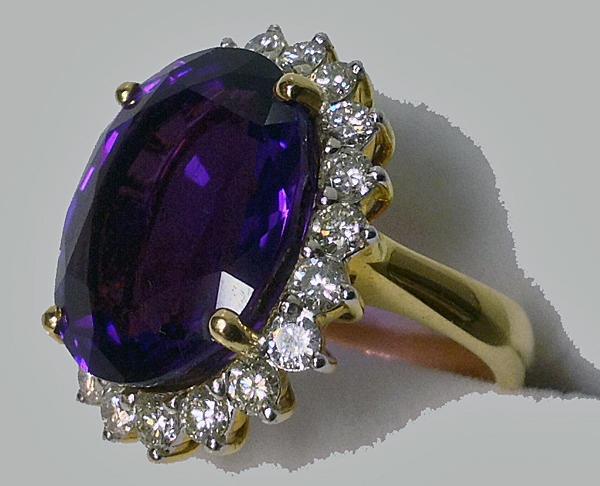 Amethyst Diamond Ring 18K.
