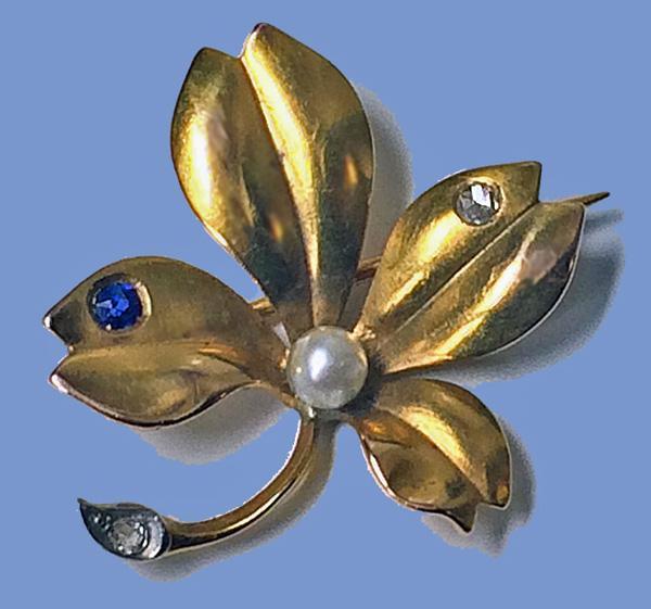 French Art Nouveau flower Brooch, 18K Sapphire, Diamond and Pearl, C.1900.
