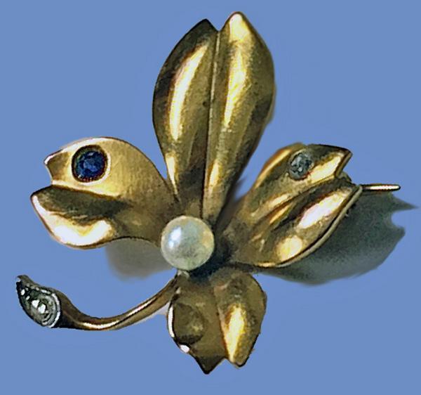 French Art Nouveau flower Brooch, 18K Sapphire, Diamond and Pearl, C.1900.