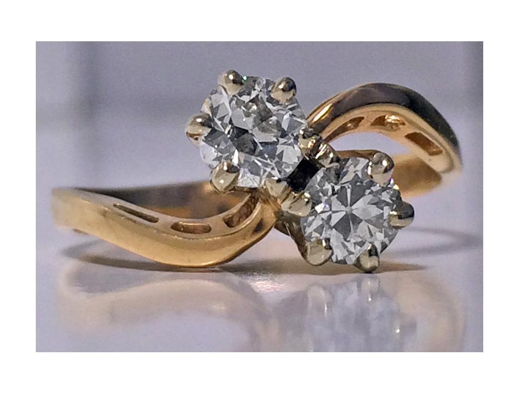 Antique Diamond 14K twist design Ring, C.1920.
