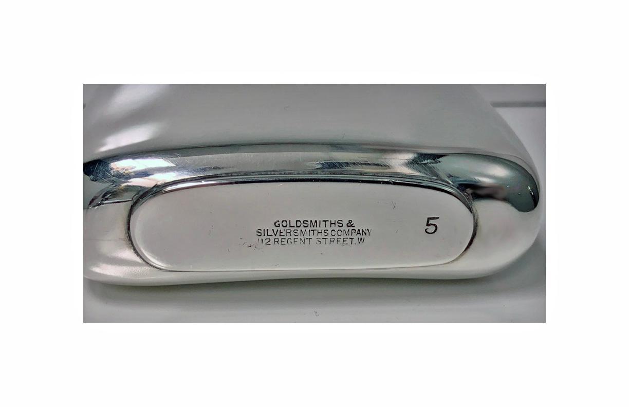 English heavy large Silver flask, London 1909, Goldsmiths & Silversmiths Co