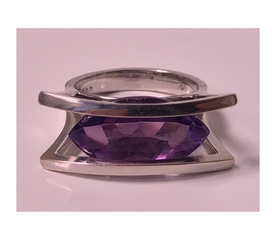 Modernist 18K white gold and Amethyst abstract Ring, 20th century