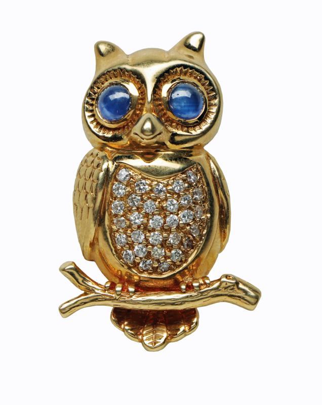 Boucheron 18K Diamond and Sapphire Owl Brooch Pin, 20th century