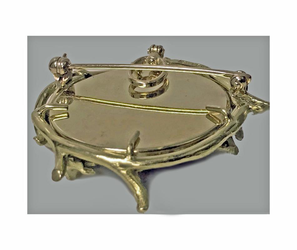 Very fine 18K Reverse Intaglio Painted Crystal Pendant Brooch, C.1900