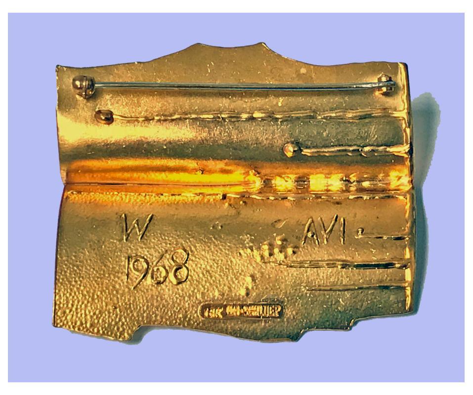 Walter Schluep 18K abstract Brooch Pin, C.1970.