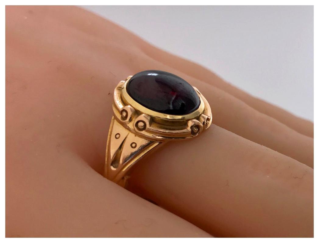 Antique 19th century 14K rose Gold carbuncle Ring, C.1880