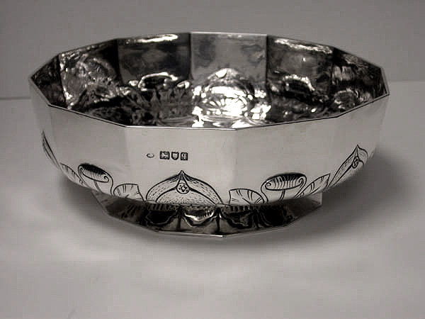 Fine Arts & Crafts Silver Bowl, London 1911, William Comyns