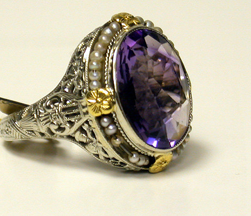Ladies 18K Amethyst and Pearl Ring, C.1930.