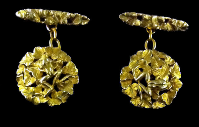 Pair of Art Nouveau 18K Frog cufflinks, C.1890