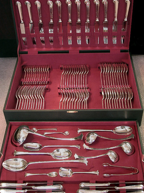 Antique 110 piece English Onslow silver plate Flatware Suite, Walker & Hall C.1900