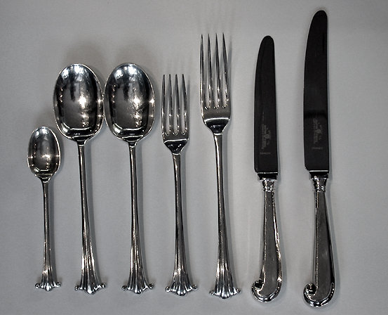 Antique 110 piece English Onslow silver plate Flatware Suite, Walker & Hall C.1900