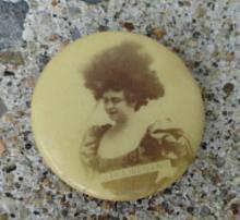 SWEET CAPORAL CIGARETTES CELLULOID TOBACCO PINBACK-PRETTY LADY PHOTO