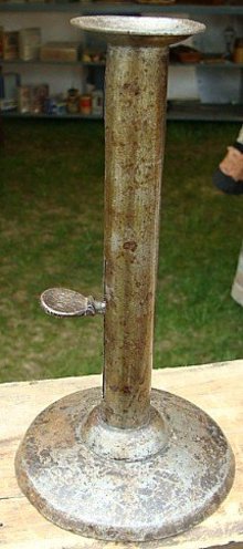 EARLY HOG SCRAPPER PUSH-UP CANDLE HOLDER