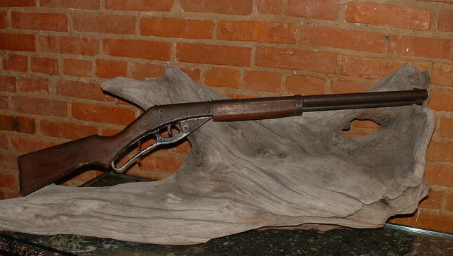 Daisy 111 Model 40 Red Ryder Western Carbine Circa 1947 - 1951