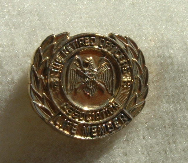 Vintage Retired Officers Association Life Member Tie Tack