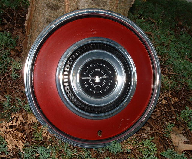 Vintage 1970-1971 Ford Thunderbird Hubcap