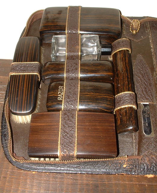 Antique Leather & Ebony Men's Toiletry Kit