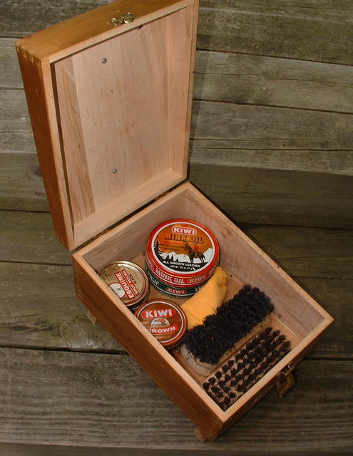 Vintage Hand-Crafted Kiwi Shoe Groomer / Shoe Shine Kit