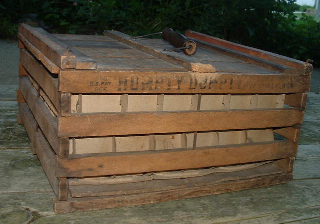 Antique Primitive Humpty Dumpty Egg Crate
