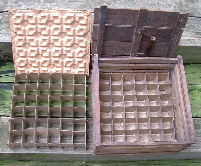 Antique Primitive Humpty Dumpty Egg Crate