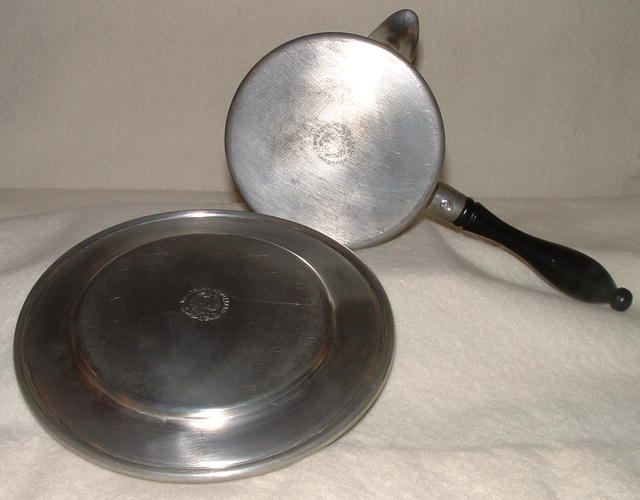 Vintage Woodbury Pewter Gravy Server / Plate