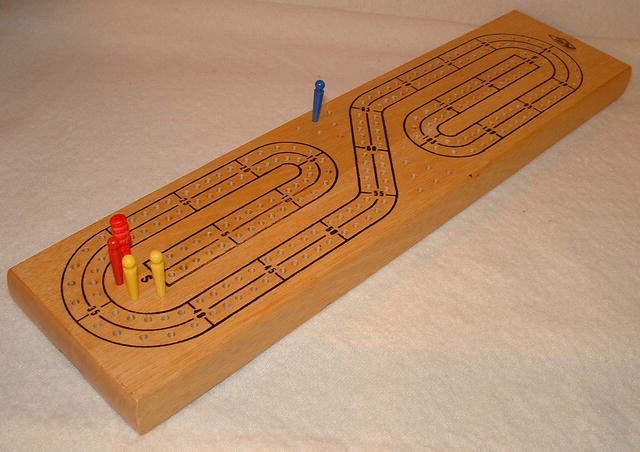 Vintage Milton Bradley / Lowe Continuous Track Cribbage Board #1505
