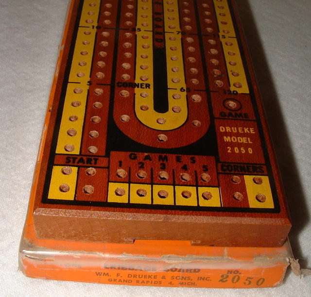 Vintage Drueke Hardwood Cribbage Board # 2050