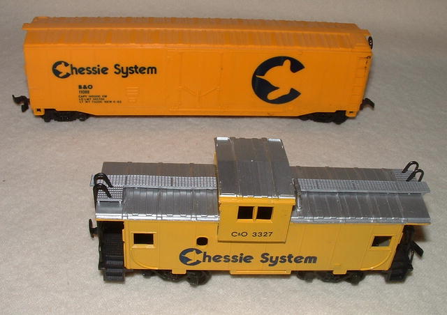 Vintage Bachmann HO Chessie System Locomotive, Freight Car, & Caboose