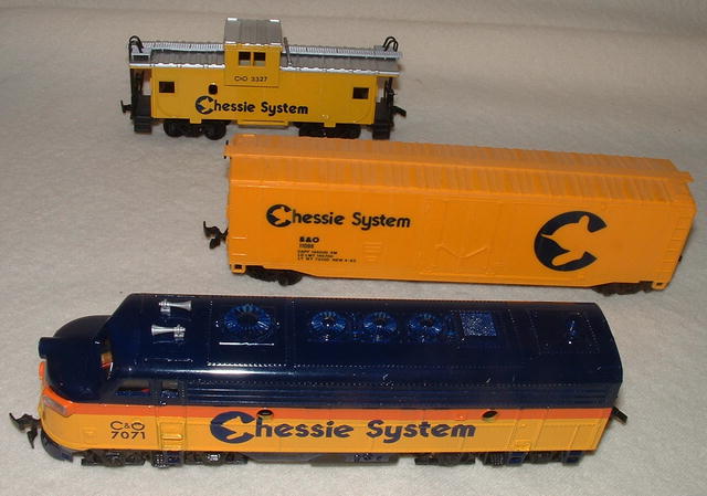 Vintage Bachmann HO Chessie System Locomotive, Freight Car, & Caboose