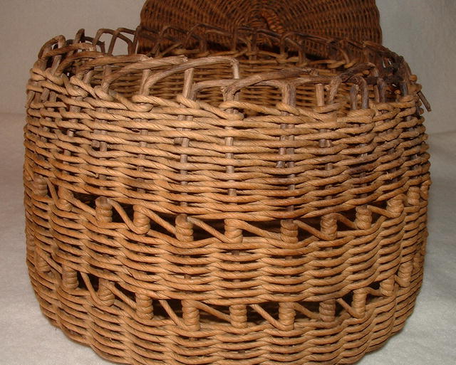 Vintage / Antique Round Covered Basket with Ring Handle