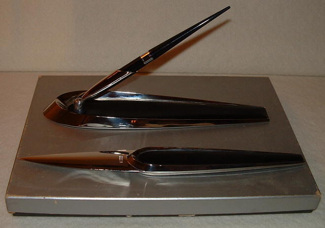 Vintage Sheaffer's & Solingen Desk Set