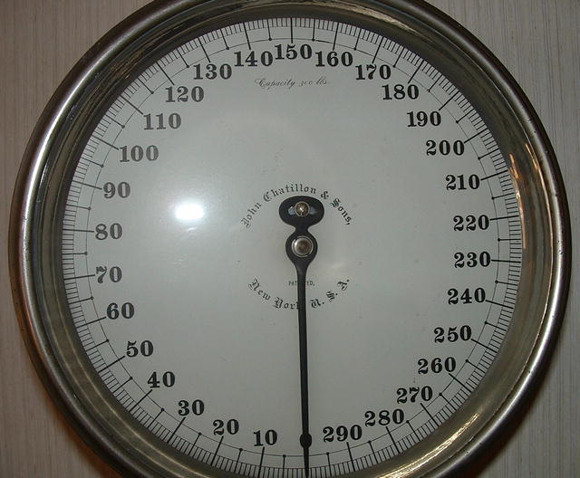 Antique Chatillon Cast Iron 300# Lollipop Scale
