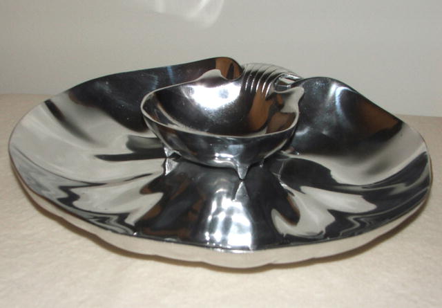Hand-Crafted Mexican Pewter Shell-Shaped Server
