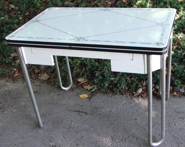 Antique Porcelain Kitchen / Cottage Table with Pull-Out Leaves