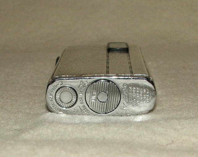 Vintage Ronson Varaflame Electronic Lighter - England
