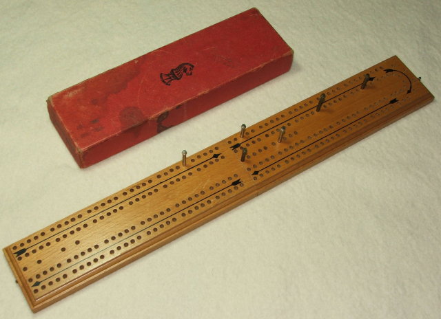 Vintage / Antique Drueke Folding Travel Cribbage Board