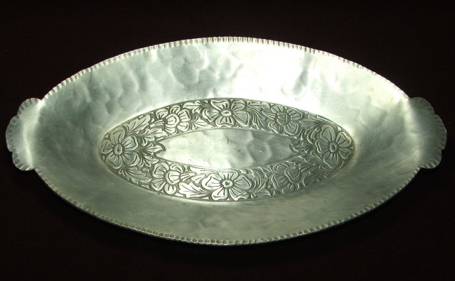 Vintage Everlast Flower Design Oval Bread Tray