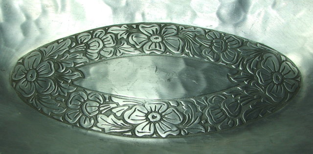 Vintage Everlast Flower Design Oval Bread Tray