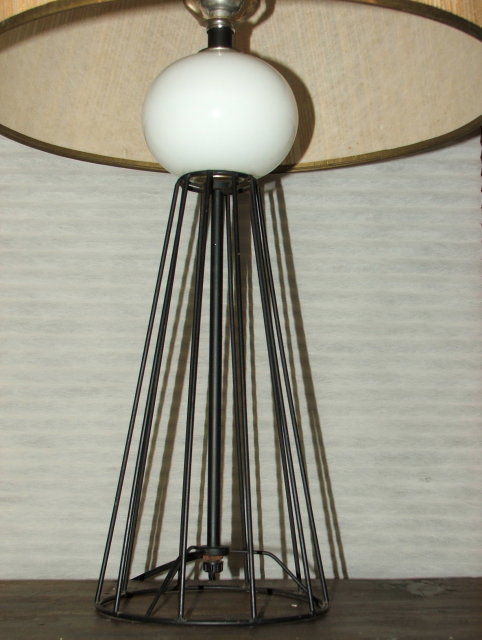 Mid Century Retro Atomic Age Table Lamp