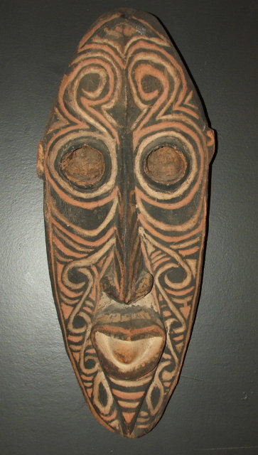 Vintage / Antique New Guinea Carved Gable Mask