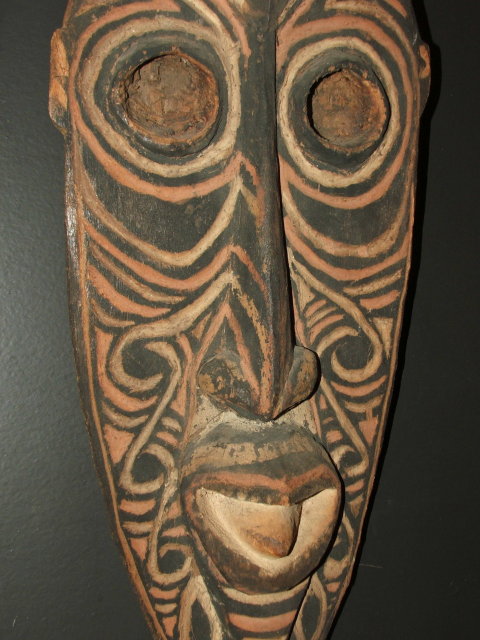 Vintage / Antique New Guinea Carved Gable Mask