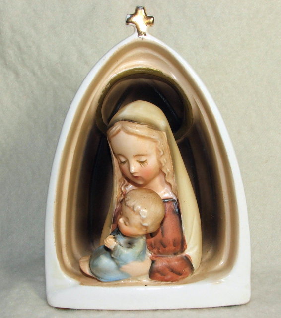 Vintage Napco Madonna and Child Figurine CR 32576