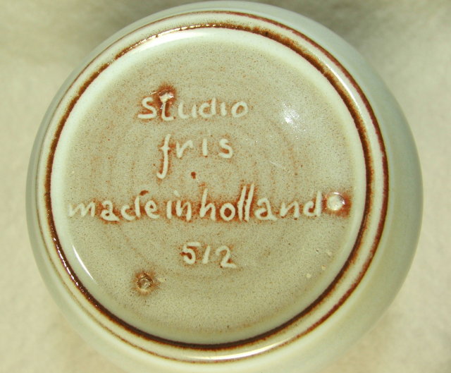 Studio Fris Dutch Art Pottery Vase # 512
