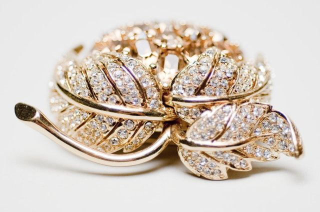 Fabulous Ciner Topaz Glass Stone and Rhinestone Strawberry Brooch Pin