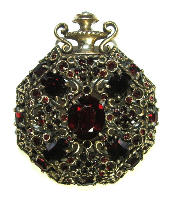 1951 Hollycraft Ruby Rhinestone Brooch with Antique Goldtone Setting