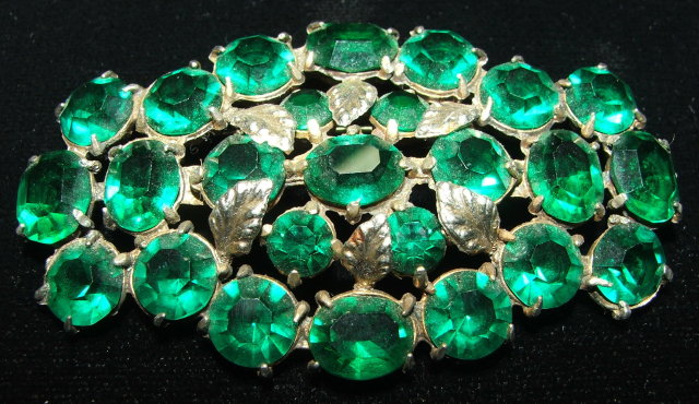 Vintage / Antique Emerald Green Glass Rhinestone Brooch