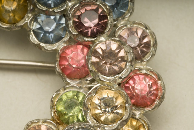 Vintage Multi-Color Rhinestone Oval Wreath Brooch